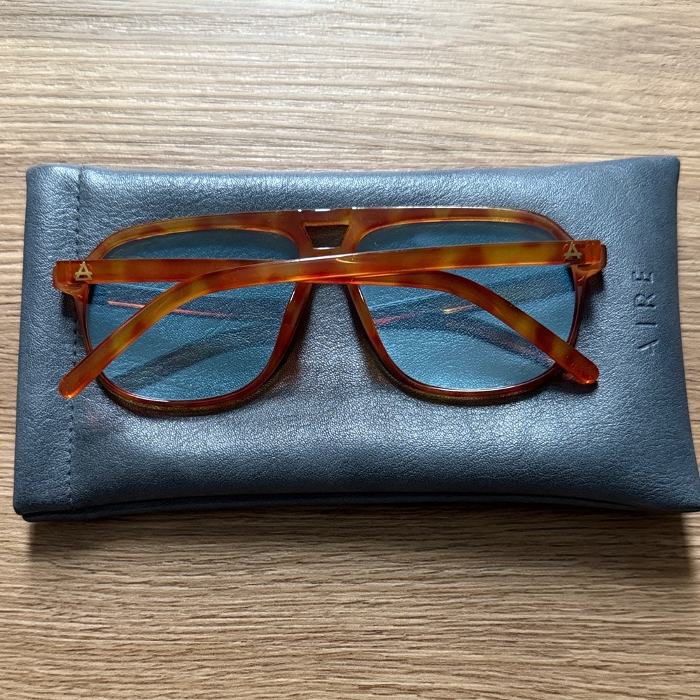 Aire Tortoise Shell Sunglasses - Picture 2 of 2